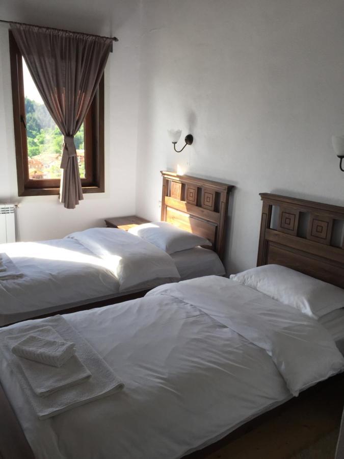 Калпаците - Kalpacite Guest Houses Skrebatno Buitenkant foto