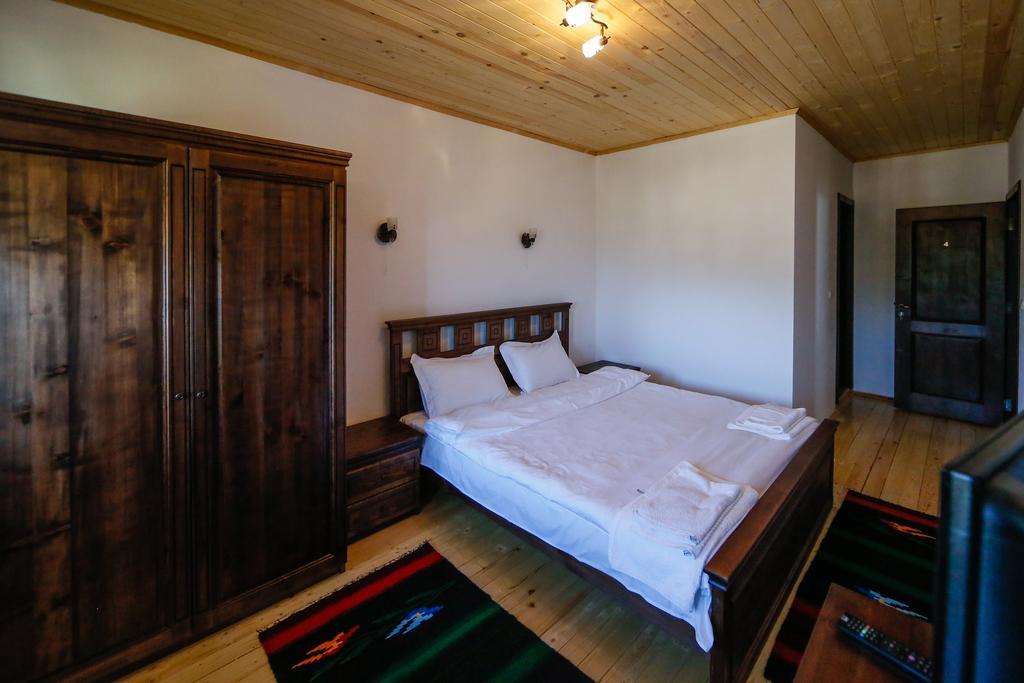 Калпаците - Kalpacite Guest Houses Skrebatno Buitenkant foto