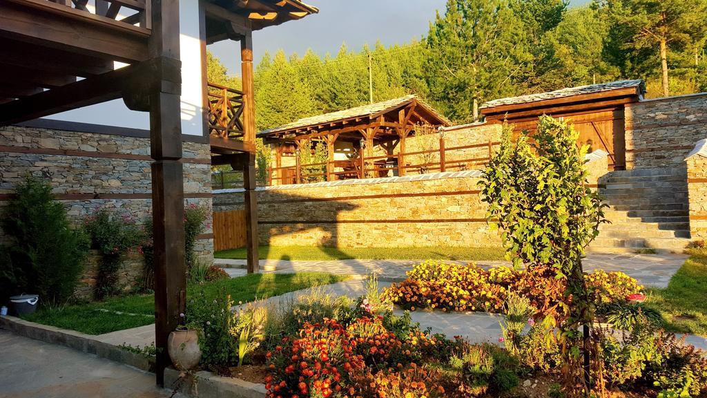 Калпаците - Kalpacite Guest Houses Skrebatno Buitenkant foto